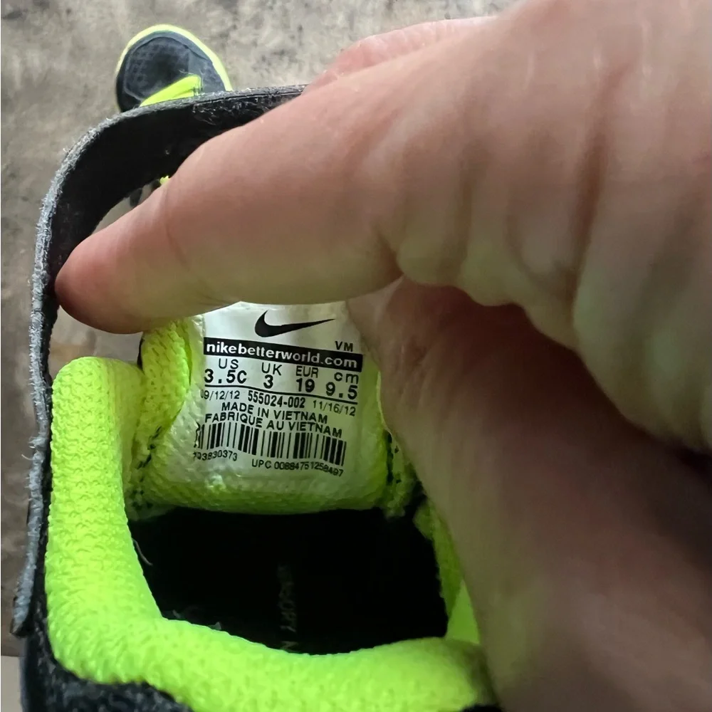 2 Pairs Puma and Nike Sneakers 3.5 and 4